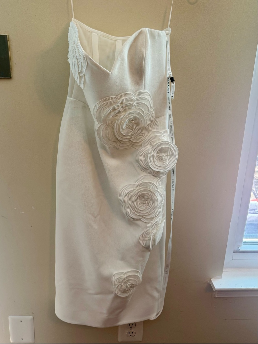 Helsi Elegant Strapless White Midi Dress with Floral Appliqué - Picture 5 of 9